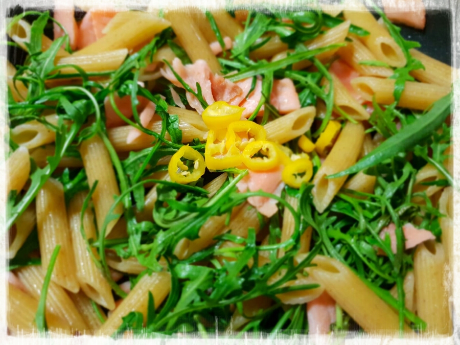 Pasta Fredda Ai 5 Cereali Con Salmone Rucola E Peperoncino Stregadelsud